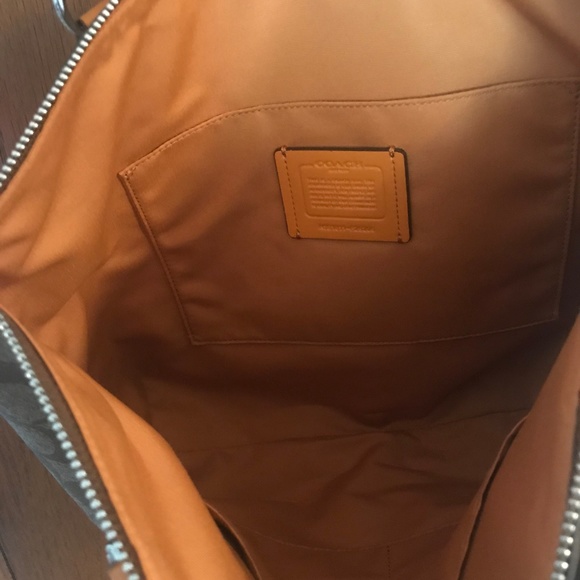 COACH Taylor Tote in Signature - Picture 2 of 6